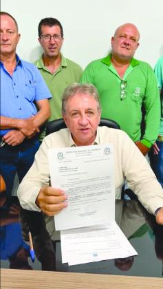 Prefeito de Paranaíta, Osmar Moreira