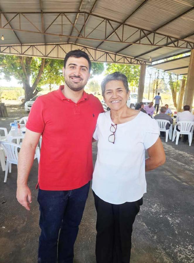 Vereadora Lucia Kanno com o deputado federal Emanuel Pinheiro que recebeu título de Cidadão Carlindense.