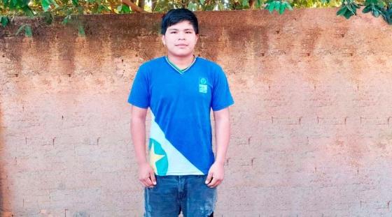Estudante indígena Perakopri Panará, de 15 anos, da Escola Estadual Albert Einstein, de Guarantã do Norte
