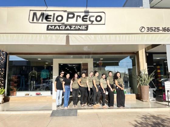 Um registro da maravilhosa equipe da loja Meio Preço Magazine de Carlinda, que é patrocinadora da grande festa do Agricultor 2025. 