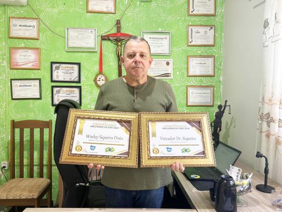  Vereador e advogado Dr. Siqueira, de Peixoto