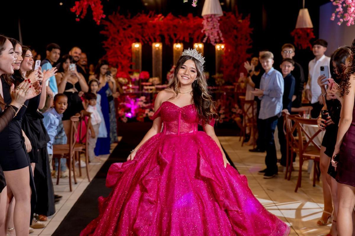 Parabéns Daniela Caroline Silva pelos 15 anos! Que a vida te traga tudo o que seu coração deseja 