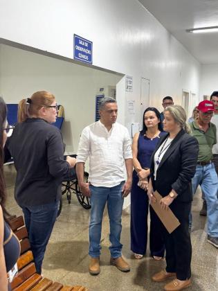 Prefeito Paulistinha com técnicos da TCE