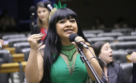 Célia Xakriabá, relatora da proposta