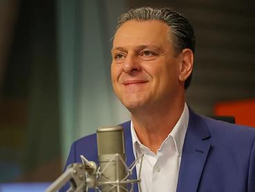 Ministro Fávaro diz que Bolsonaro violou as regras de uso da tornozeleira e 