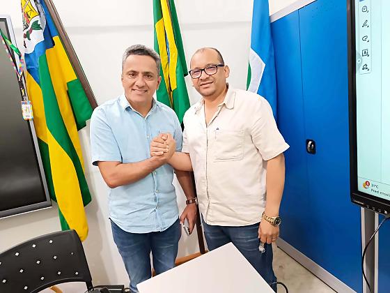 Prefeito Paulistinha e o secretário de Educação, João Paulo