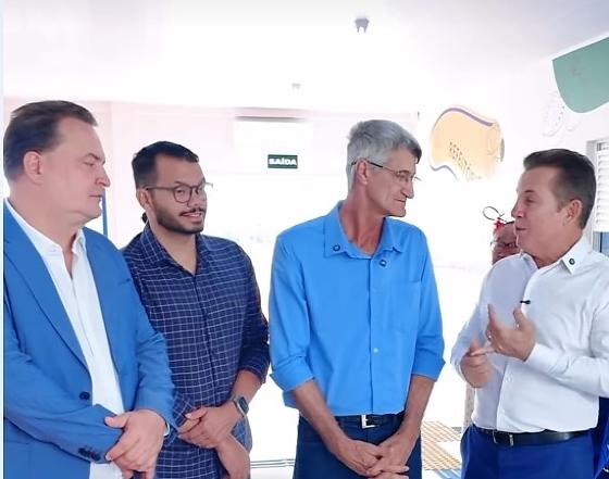 Prefeito e Vice-prefeito com o governador Mauro