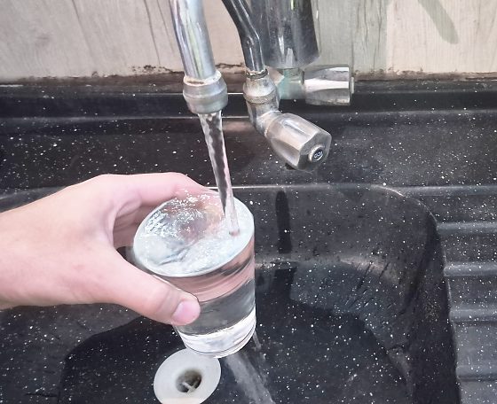 Coletas de análise indicam contaminação na água fornecida à população de AF